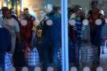 20.000 người Ukraine trong độ tuổi nghĩa vụ sang Nga/tuần