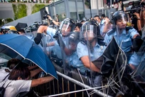 Biểu tình lại nóng ở Hong Kong, 80 người bị bắt