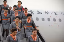 Nữ tiếp viên hàng không bị cấm bay vì “quá béo”?