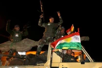 Quân tăng viện từ Iraq bắt đầu phản công IS ở Kobani