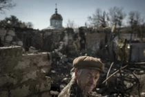 Hoàn cảnh thiếu thốn của người dân miền đông Ukraine