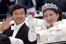 Chuyện tình cảm động của tân Hoàng hậu Nhật Bản tài sắc vẹn toàn