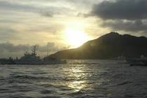 Tàu Trung Quốc xuất hiện trong khu vực tranh chấp với Nhật Bản