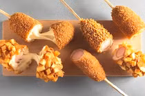 Hy hữu: Nữ sinh bỏ mạng vì nghẹt thở trong cuộc thi ăn xúc xích