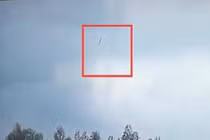 Nguyên nhân vụ máy bay Trung Quốc chở 132 người lao xuống núi