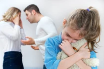 Gia đình tan nát vì chồng mê gái lắm tiền