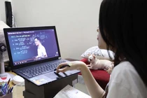 Có gì đặc biệt trong những lớp học livestream “giờ lạ” trên TikTok?