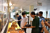Chấn chỉnh việc tổ chức bữa ăn cho sinh viên học Quốc phòng- An ninh