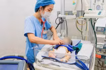 Cứu sống bé trai nhờ kỹ thuật “ngủ đông“