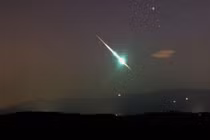 Việt Nam đón cực đại 'mưa cầu lửa' vào đêm nay