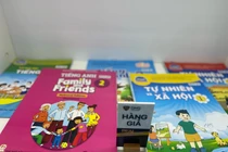 Nhận diện sách giáo khoa và đồ dùng học tập