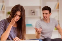 Muốn biếu tiền bà ngoại, tôi và chồng tranh cãi gay gắt