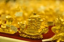 Giá vàng hôm nay 25/3: Quay quắt?