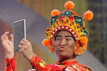 4 ca sĩ, nhạc sĩ nổi tiếng từng thủ vai Thiên Lôi trong Táo Quân 