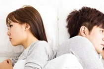 Vợ chồng giận nhau chỉ vì vợ không mặn mà “chuyện ấy“