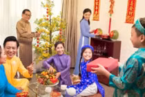 Video: 4 con giáp ăn Tết sang chảnh nhất năm Mậu Tuất 2018 