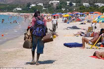 Đến Italia, mua hàng hiệu dởm bị phạt hàng trăm triệu