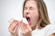 Video: Nhịn hắt hơi có thể khiến bạn đột tử?