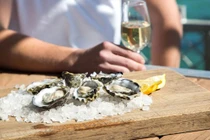 Ăn những món hải sản tươi sống này, chưa kịp tăng sinh lý đã sinh bệnh 