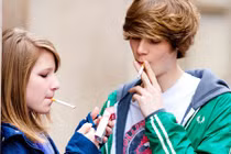 Có phạm pháp khi quan hệ với bạn gái chưa đủ 18 tuổi?