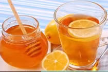 Video: 6 lý do nên uống nước chanh mật ong vào buổi sáng