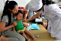 Quảng Ngãi: Trẻ mắc tay chân miệng nhập viện tăng đột biến