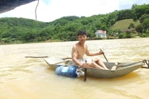 Thanh Hóa: Lũ xấp xỉ báo động 3, hàng trăm hộ dân tháo chạy