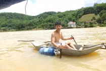 Thanh Hóa: Lũ xấp xỉ báo động 3, hàng trăm hộ dân tháo chạy