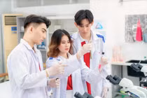 Từ năm 2024, nhiều ngành học khối Sức khỏe được miễn toàn bộ học phí