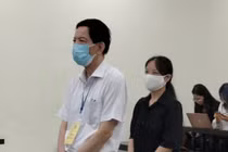 Hai cựu giảng viên hầu tòa vụ lộ đề thi Sinh THPT quốc gia 2021