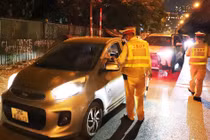 Nhiều tài xế vi phạm nồng độ cồn do "nâng chén" chúc mừng ngày 20/10