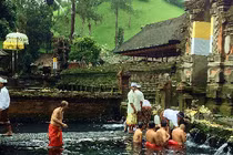 7 nguồn nước thiêng nổi tiếng thế giới