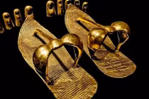 15 kho báu “vô giá” ngủ vùi trong lăng mộ vua Tutankhamun (1)