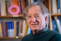 Kết hợp thuyết hỗn mang và hình học, nhà toán học nhận giải Abel 2022 