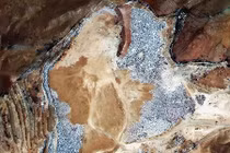 Kinh ngạc núi “rác quần áo” 39.000 tấn khi nhìn từ vũ trụ