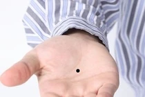 Có nốt ruồi ở vị trí này, tiền tiêu 7 đời không hết 