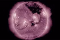 "Bắt quả tang" vết đen Mặt Trời ném quả cầu plasma về Trái Đất