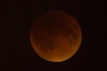 Tuyệt đẹp hình ảnh nguyệt thực toàn phần chụp từ khoảng cách 100 triệu km