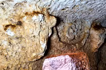 Vì sao lăng mộ La Mã cổ được canh gác bởi 2 đầu bò?