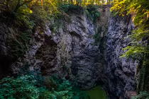 Phát hiện “hang động không đáy” dưới nước, chuyên gia loay hoay tìm lời giải 