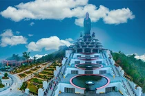 Top 3 đỉnh núi linh thiêng nhất Việt Nam, ai cũng muốn đến một lần