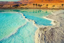 Biển Chết bơi không chìm nhưng vì sao rất ít người đến?