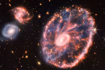 Lần đầu hé lộ loạt ảnh chụp thiên hà “bánh xe” đẹp mỹ mãn 