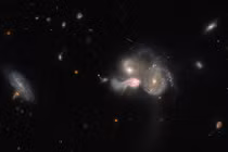 Bắt trọn khoảnh khắc tuyệt đẹp các thiên hà xoắn ốc đang “hợp nhất”