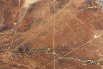 Vì sao đường thẳng khổng lồ trên sa mạc Bolivia khiến chuyên gia bối rối? 