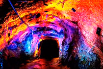 Lộ bí mật sốc đằng sau hang động huỳnh quang, chuyên gia sửng sốt