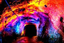 Lộ bí mật sốc đằng sau hang động huỳnh quang, chuyên gia sửng sốt