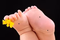 Nhìn vị trí nốt ruồi trên bàn chân đoán chuẩn số mệnh 