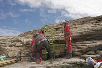 Phát hiện 100 bộ xương người trong hang động Tây Tạng, chuyên gia ngỡ ngàng 