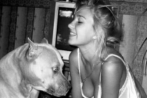 Khoảnh khắc hài hước: Cún cưng cũng "mê cái đẹp"